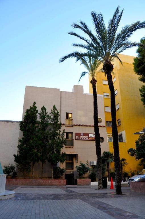 Hostal El Jardín in Benidorm, Alicante